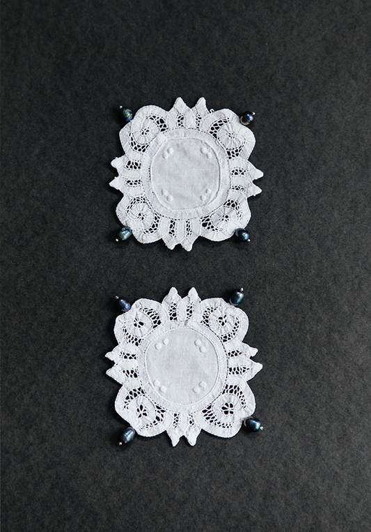COASTER, LACE WITH PEARL [SET / 2PCS]